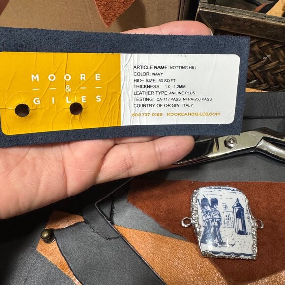 Blue Willow Nutcracker China Leather Bracelet With Silver Blend Bezel Artisanal - Picture 14 of 17